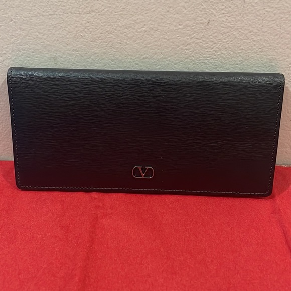 Sold❌Authentic Valentino Garavani Long Leather Wallet🖤UNISEX - Picture 11 of 17